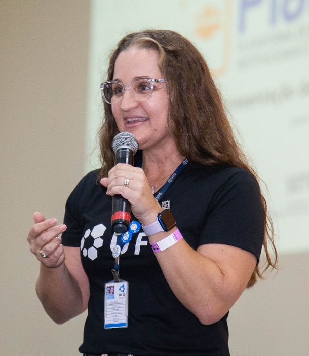 Profa. Dra. Adriana Régia Marques de Souza